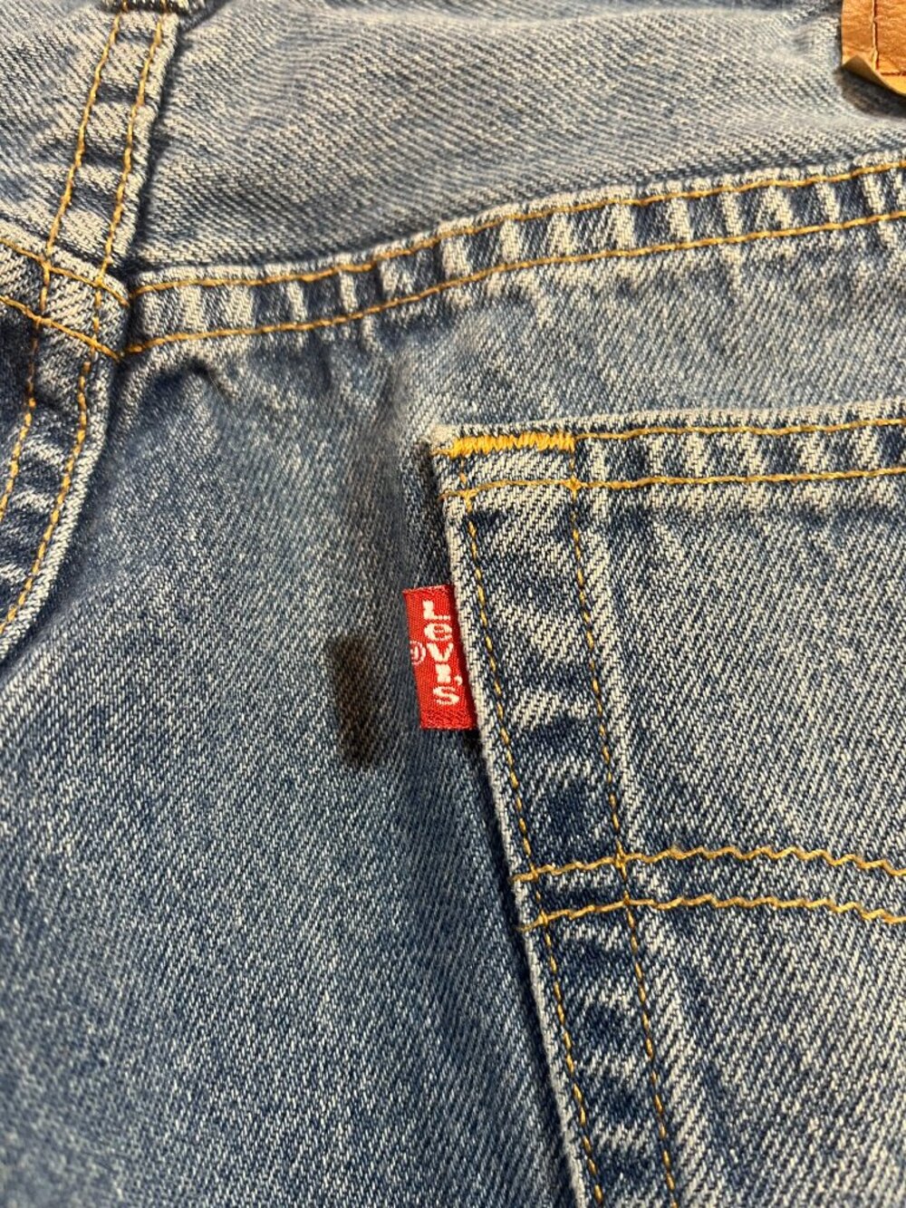 Levi's 550 Relaxed Fit Jeans - Size 36x30 - Picture 5 of 7